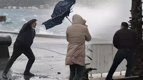 AKOM’dan İstanbul için yağış ve fırtına uyarısı: Saat verildi